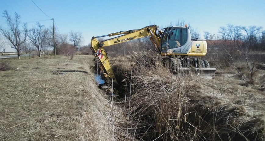 ZAVRŠENI RADOVI NA IZMULJENJU KANALA U LAZAREVU