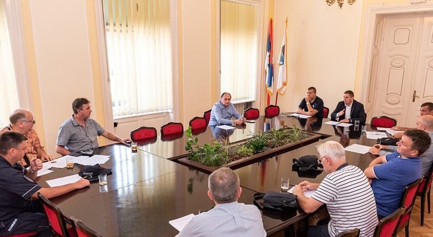 PROGLAŠENO VANREDNO STANJE U KATASTARSKIM OPŠTINAMA ČENTA, PERLEZ, KNIĆANIN, BELO BLATO, MUŽLJA, ELEMIR I ARADAC