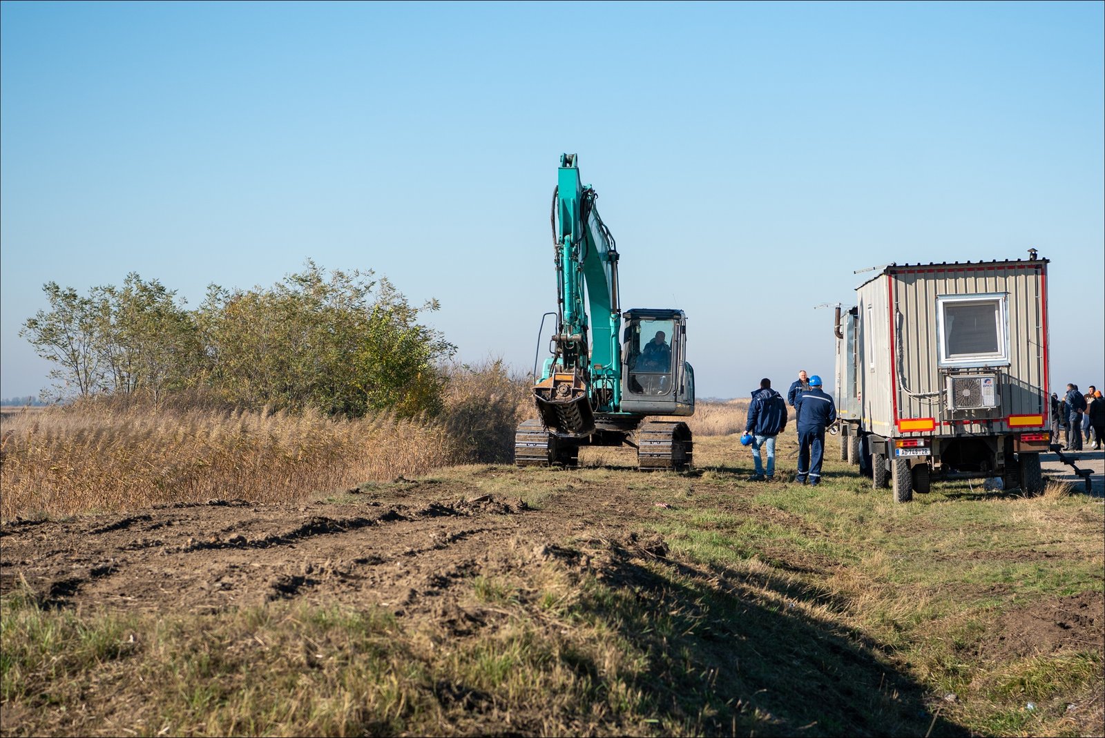 Zahvaljujući adekvatnoj i savremenoj mehanizaciji spremni smo da efikasno odgovorimo na sve zahteve naših poslovnih klijenata, a da pritom realizacija projekata bude jednako kvalitetna i blagovremena. Osnovni zadatak rukovodstva, odnosno, menadžmenta preduzeća je da obezbedi resurse, dok je zadatak zaposlenih i privremeno angažovanih radnika da svoje obaveze obavljaju savesno, odgovorno i u odgovarajućem vremenskom okviru. Upravo ova formula je garancija dugoročnog uspeha i odgovarajućeg kvaliteta usluga.