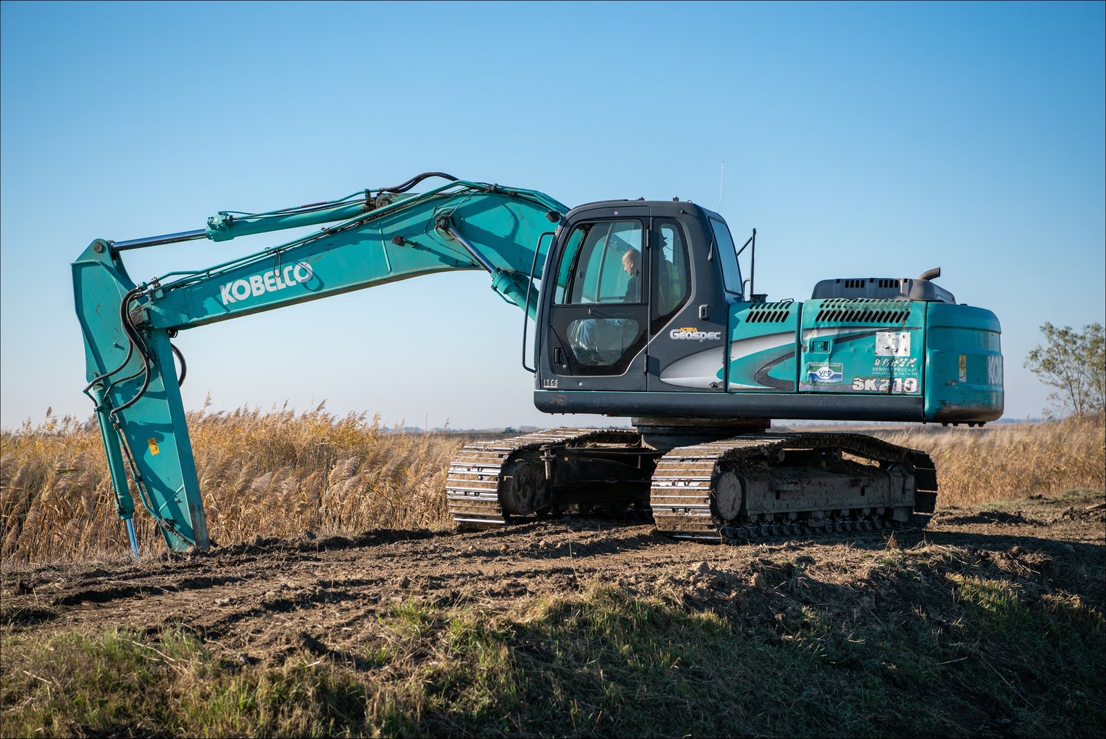 Zahvaljujući adekvatnoj i savremenoj mehanizaciji spremni smo da efikasno odgovorimo na sve zahteve naših poslovnih klijenata, a da pritom realizacija projekata bude jednako kvalitetna i blagovremena. Osnovni zadatak rukovodstva, odnosno, menadžmenta preduzeća je da obezbedi resurse, dok je zadatak zaposlenih i privremeno angažovanih radnika da svoje obaveze obavljaju savesno, odgovorno i u odgovarajućem vremenskom okviru. Upravo ova formula je garancija dugoročnog uspeha i odgovarajućeg kvaliteta usluga.